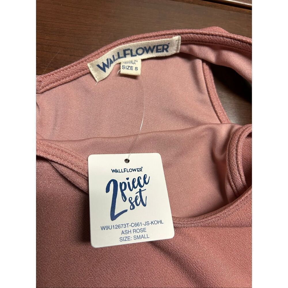 Wallflower Ash Rose V-Neck A-Line Mini Dress Pink Textured Knit Size Small NWT - Picture 3 of 9